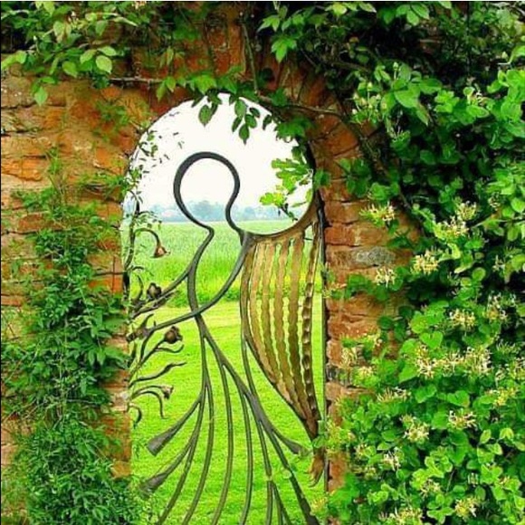 Meet your Posher,  Genisis - Picture 1 of 3